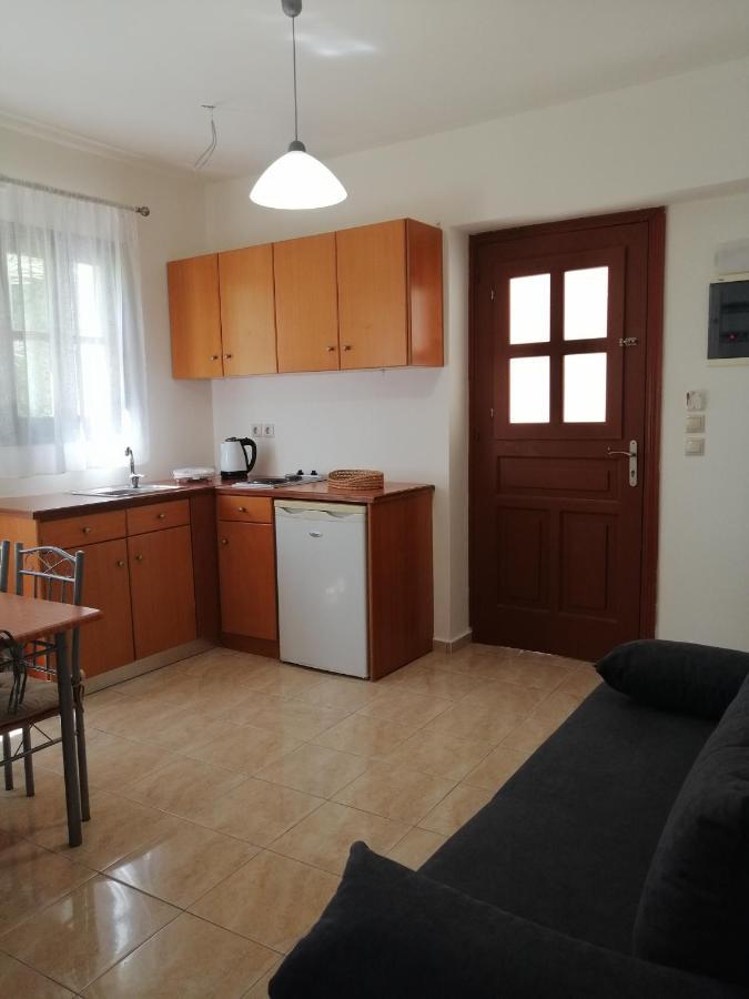 Oasis Apartments Livadia  Exterior photo