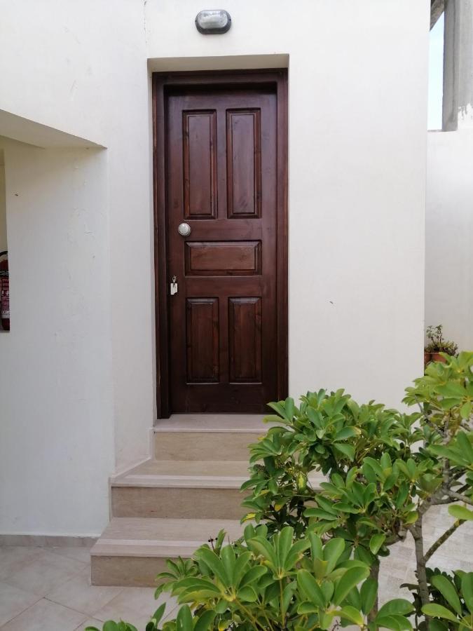 Oasis Apartments Livadia  Exterior photo