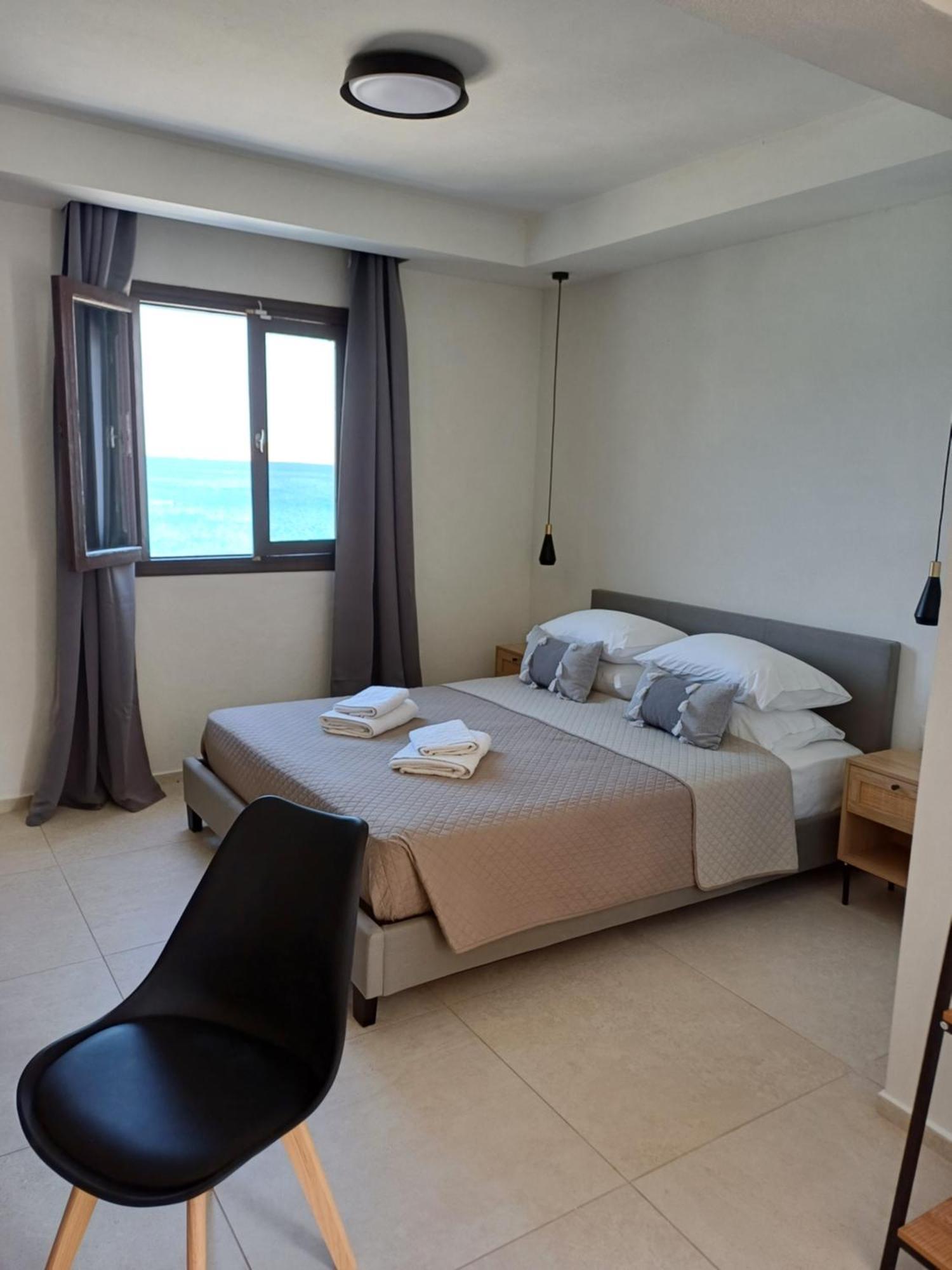 Oasis Apartments Livadia  Exterior photo